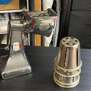 Cordan Bleu Handcrafted Silver Metal Grinder